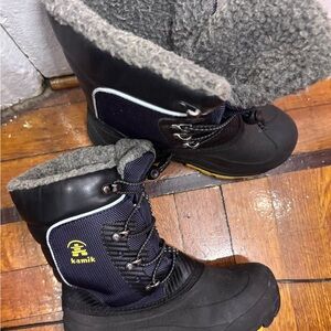 Kamik Black and Gray Rain and Snow Boots with High-Top Design and Fuzzy Lining.